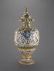 Vase couvert à deux anses : armoiries, image 2/21