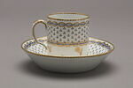 Tasse litron et sa soucoupe, d'une paire (voir TH 1330), image 3/3