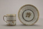 Tasse litron et sa soucoupe, d'une paire (voir TH 1330), image 1/3