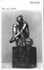 Statuette : femme à sa toilette, image 2/2