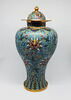 Vase pyriforme, d'une paire (TH 303), image 1/5