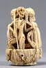Pommeau de sceptre de confrérie : un couple et la Mort, image 9/9