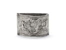 Bracelet à décor de cavaliers et de griffons d'un ensemble de trois bracelets (OA 8200 à OA 8202), image 1/4