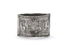 Bracelet à décor de cavaliers et de griffons d'un ensemble de trois bracelets (OA 8200 à OA 8202), image 3/4