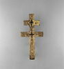 Staurothèque : reliquaire de la Vraie Croix (a : logette à double traverse surmontée par 2 bustes d’anges) et Croix du reliquaire à double traverse (b), image 17/20