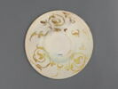 Assiette : enfant tenant une balle, image 2/4