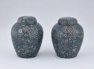 Petit vase de forme ovoïde, à couvercle, image 2/5