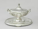 Terrine, sa doublure et son plateau du service du Roi d'Angleterre et de Hanovre George III, d'une paire (OA 12382), image 2/20