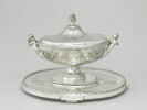 Terrine, sa doublure et son plateau du service du Roi d'Angleterre et de Hanovre George III, d'une paire (OA 12382), image 11/20
