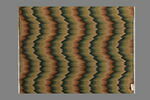 Tissu de laine imitant la tapisserie décoré, sur fond beige, d'ornements en dents de scie verts et ocre, image 3/5