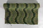 Tissu de laine imitant la tapisserie décoré, sur fond beige, d'ornements en dents de scie verts et ocre, image 4/5