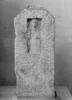stèle ; objet funéraire, image 2/2