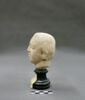 statue, image 2/2