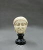 statue, image 1/2