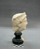 statue, image 2/2