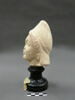statue, image 2/2