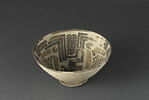 vase, image 2/2