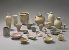 vase, image 3/3