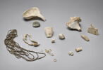 Coquillages et perles de terre cuite, image 2/8