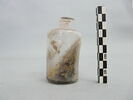 flacon cylindrique, fragment, image 1/3