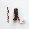 objet indéterminé ; élément de figurine, image 1/2