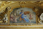 Plafond : Salon de la paix : La déesse de l'Agriculture encourageant les travaux de la campagne (ou l'Abondance), au dessus de la corniche, côté nord., image 3/5