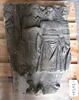 Tirage de la partie inférieure d’une plaque de la colonne Trajane représentant un groupe de Daces, image 2/2