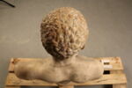 statue, image 3/10