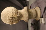 statue, image 2/5