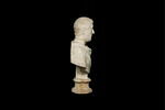 statue, image 2/4