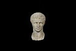 statue, image 2/7