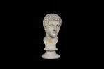 statue, image 2/7