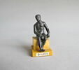 statuette, image 1/3
