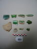 Lot de 14 bords à glaçure verte, image 1/2
