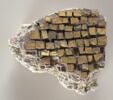 Fragment de mosaïque à tesselles dorées, image 2/2