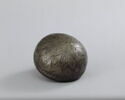 Bol au revers décoré d'une rosace ponctuée de cercles et d'un bandeau perlé, image 4/4