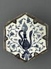 Carreau hexagonal à l'aiguière, image 1/4