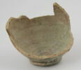 Fragment de vase sur base annulaire, image 1/2