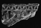Fragment d'une frise épigraphique, image 2/2