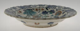 Plat aux oeillets, image 2/2