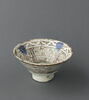 Coupe à décor végétal et pseudo-épigraphique, image 1/6