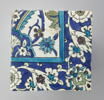 Carreau d'angle aux grappes de raisin dans un treillis de mandorles et bordure fleurie saz, image 1/2
