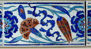 Carreau de bordure au rinceau de rosaces, quatre fleurs et nuages tchi, image 2/2