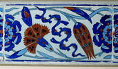 Carreau de bordure au rinceau de rosaces, quatre fleurs et nuages tchi, image 2/2