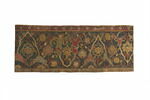 Fragment de bordure de tapis à décor de fleurons bifides et de fleurs de lotus, image 2/2