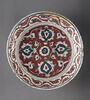 Plat aux palmettes et rumi sur fond rouge tomate, image 5/8