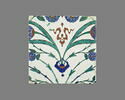 Carreau à décor de tulipes et de roses et aux tiges formant des mandorles, image 1/2