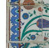 Carreau à décor de tulipes et de roses et aux tiges formant des mandorles, image 2/2