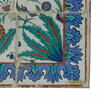 Carreau à décor de tulipes et de roses et aux tiges formant des mandorles, image 2/2