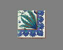 Carreau à décor de tulipes et de roses et aux tiges formant des mandorles, image 1/2